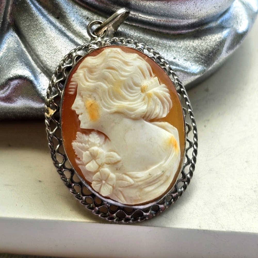 Antique Sterling Silver Carved Shell Portrait Cameo Pendant